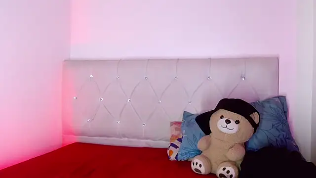 Angel_foxc13 webcam