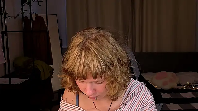 VioletDesiree webcam