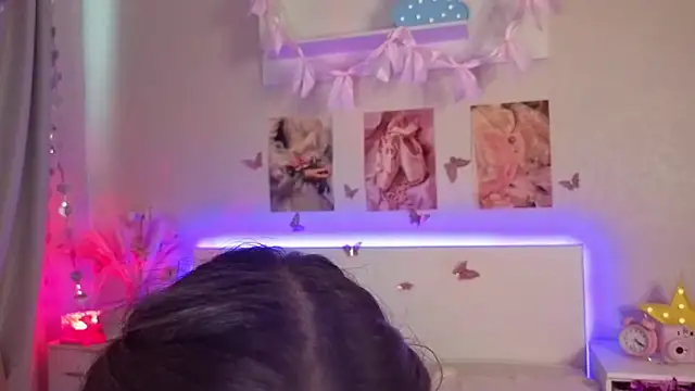 Milly_Lane webcam