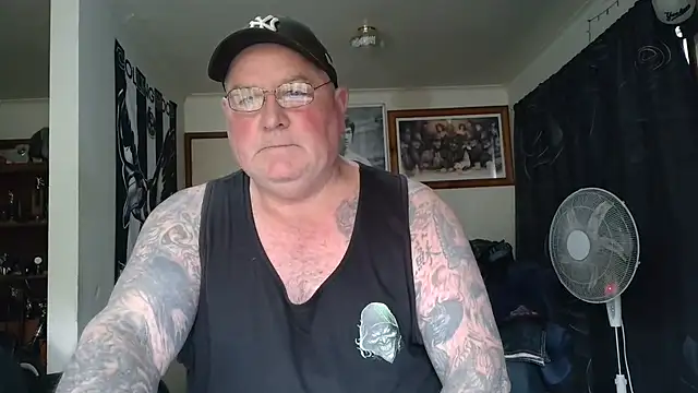 KINKYBLUEYES69 webcam