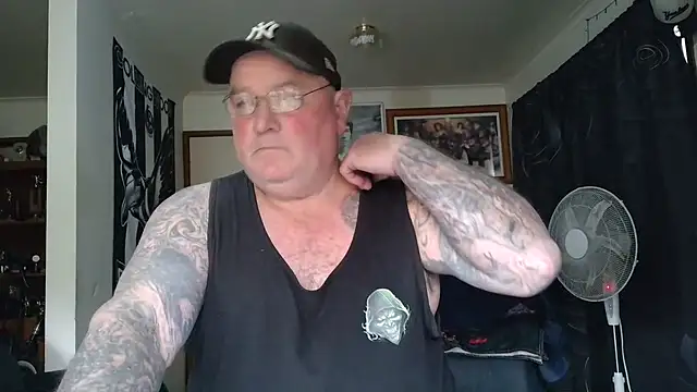 KINKYBLUEYES69 webcam
