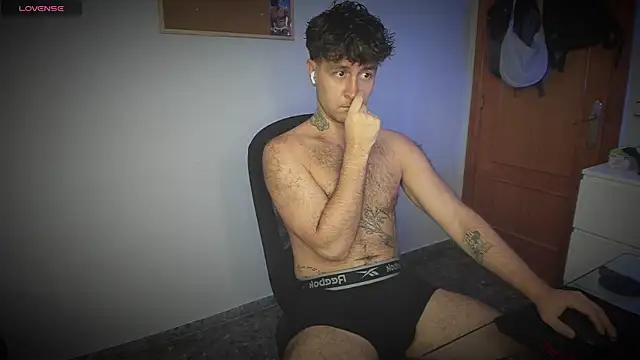 HonestAndrew webcam