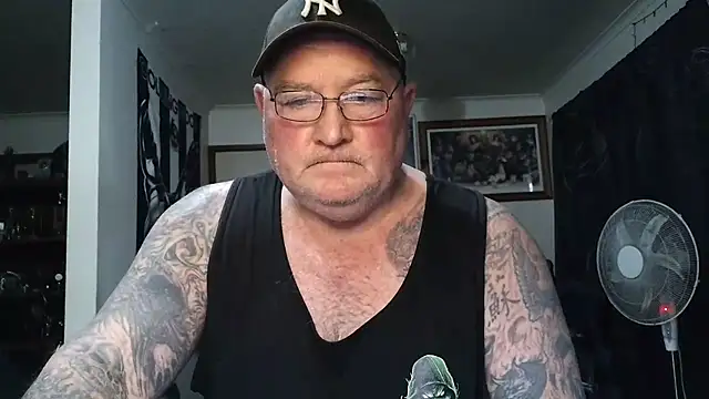 KINKYBLUEYES69 webcam