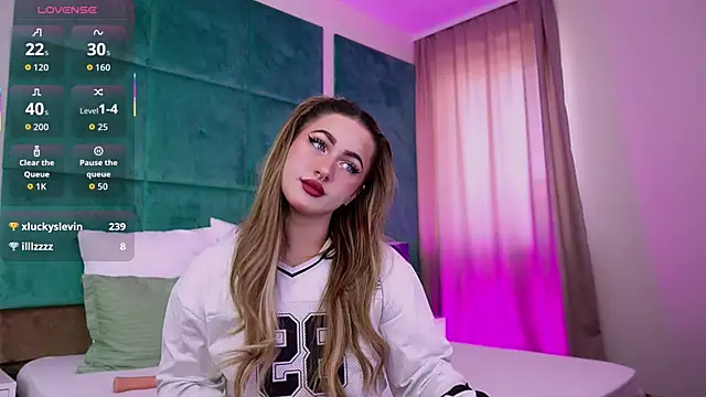 LucyLextonX webcam