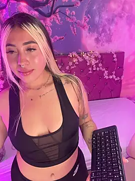 ManuelaVeeleez webcam