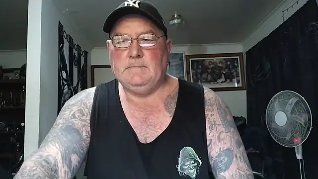 KINKYBLUEYES69 webcam