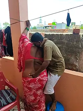 Desicouple1706 webcam