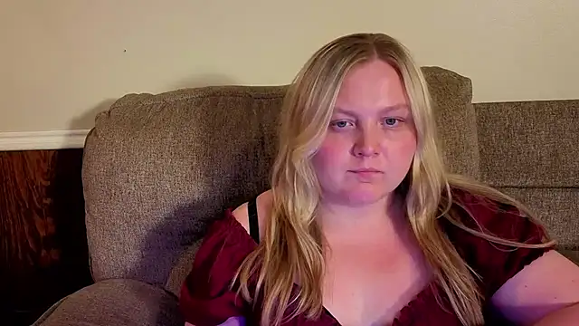 PhatAssBlond webcam