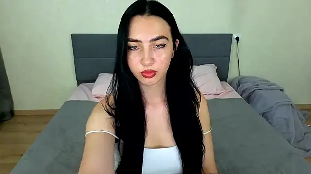 WildKittenX_ live cam on StripChat