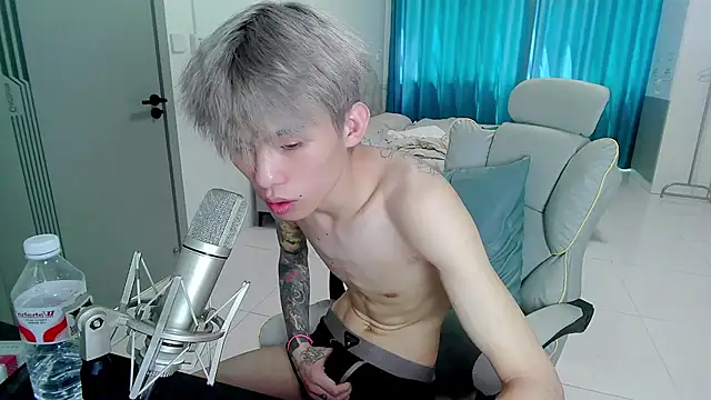 KPL-11 live cam on StripChat