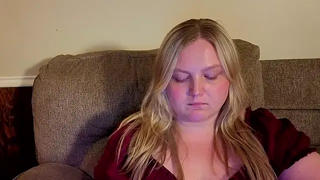 PhatAssBlond webcam