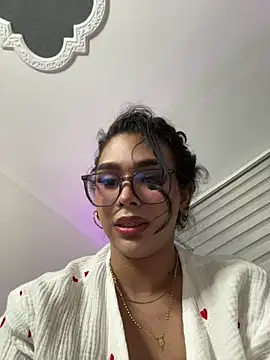 Samantha_Bernardo webcam