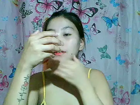 SexyAsianPussy4u webcam