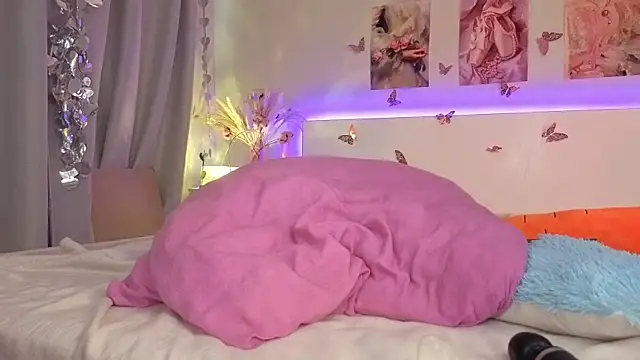Milly_Lane webcam
