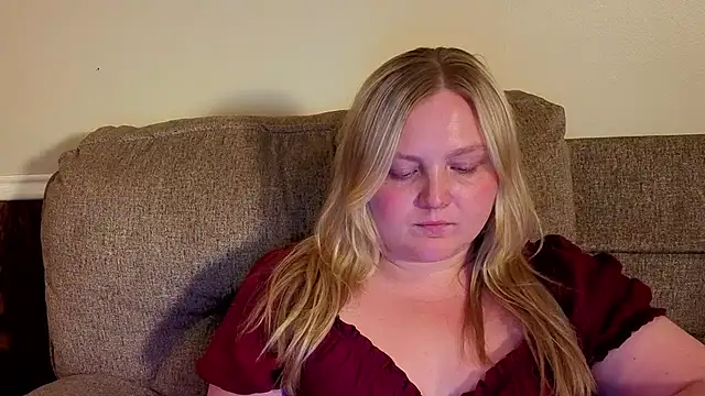 PhatAssBlond webcam