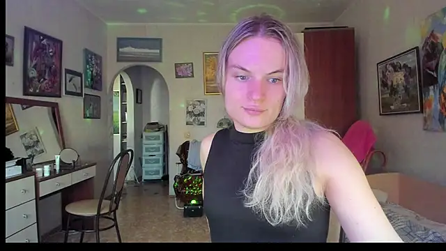 milliKira006 webcam