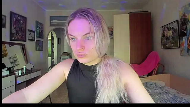 milliKira006 webcam