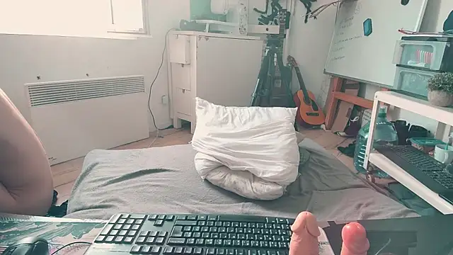 CeriseLapine webcam