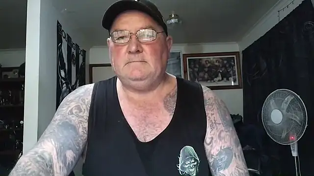 KINKYBLUEYES69 webcam