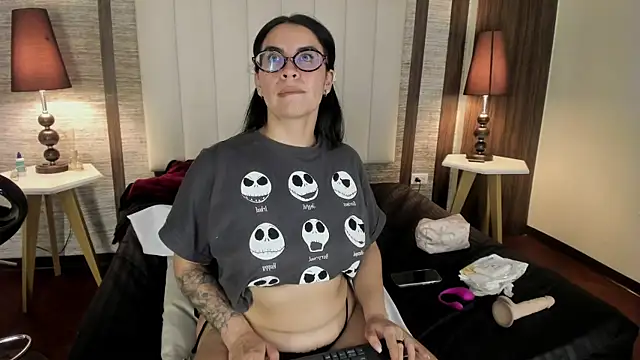 Hannah_Cross live cam