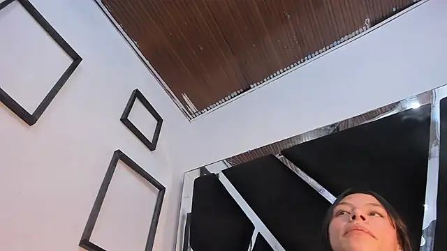 Sasha_Petitte webcam