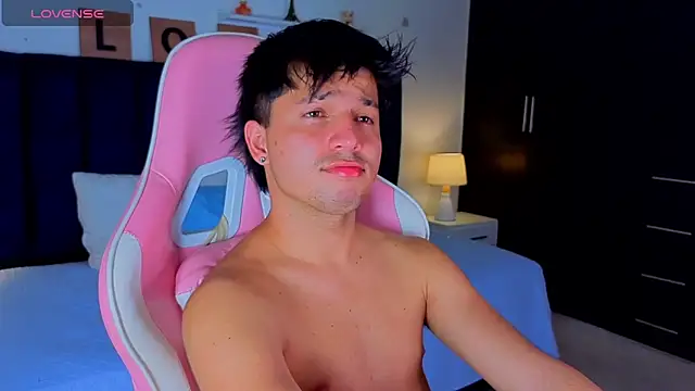 Issac_james_ webcam