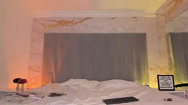 EmmaJhoons webcam