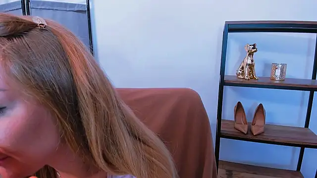 AulloraHoney webcam