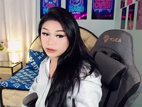 sexxytsloverr - SexxyTsLoverr's free webcam - UK Sex Cams