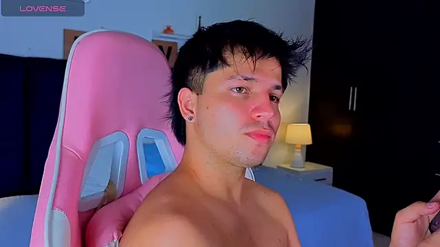 Issac_james_ webcam