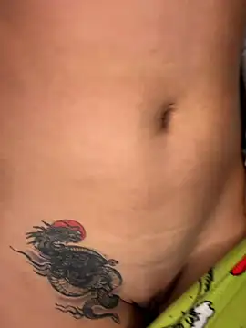 Laura-Khalifa webcam