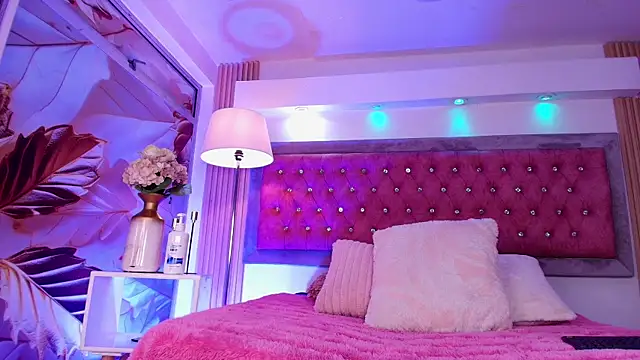 MylaDreams webcam