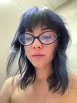 Only_April webcam