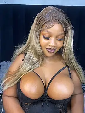 THICKBARBIE32 webcam