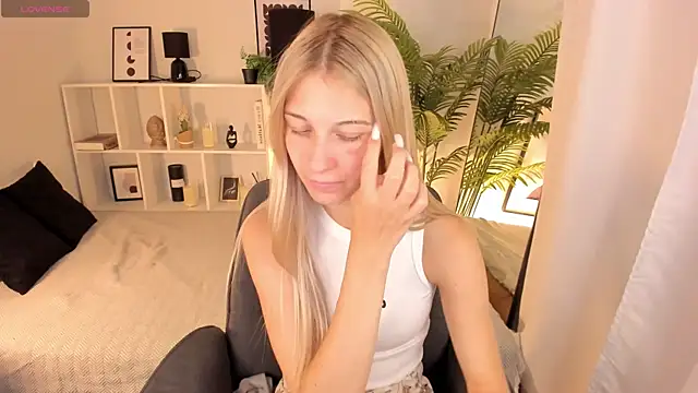 LauraPurr webcam