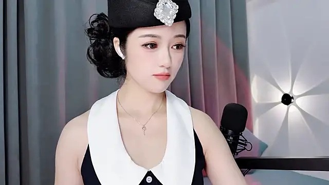 Momo-Wow webcam