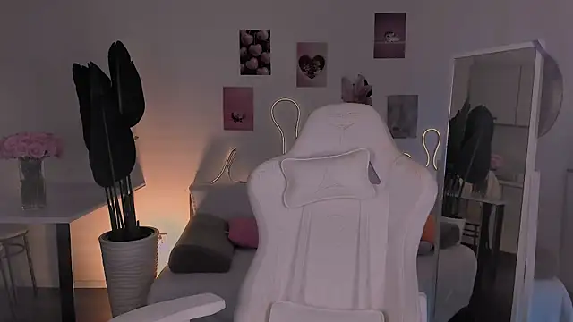 LittlePeach007 webcam