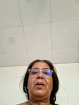 Priya-696 webcam