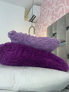 Annie-Vanegas webcam