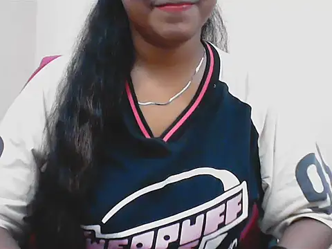 LovingPihu webcam