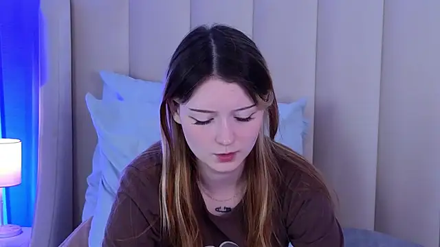 AlyssFrost webcam