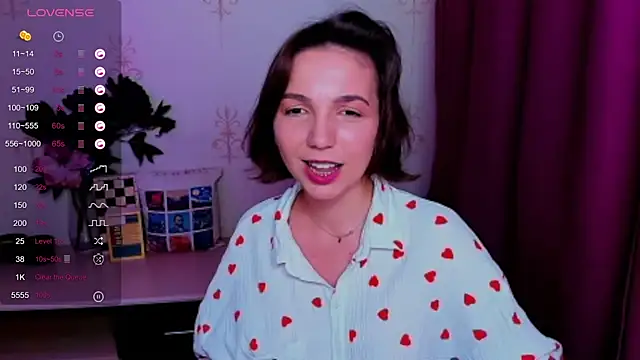 KindHazelHere_ webcam
