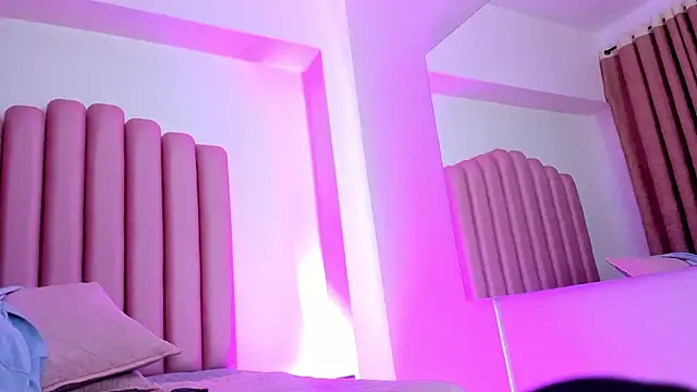 Lana_fox01 live sex cam