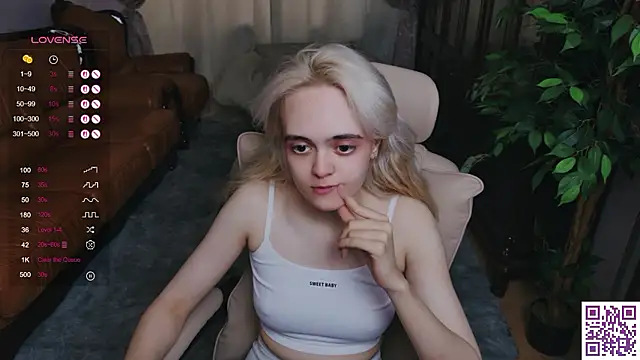 Oxcy_Secret live cam on StripChat