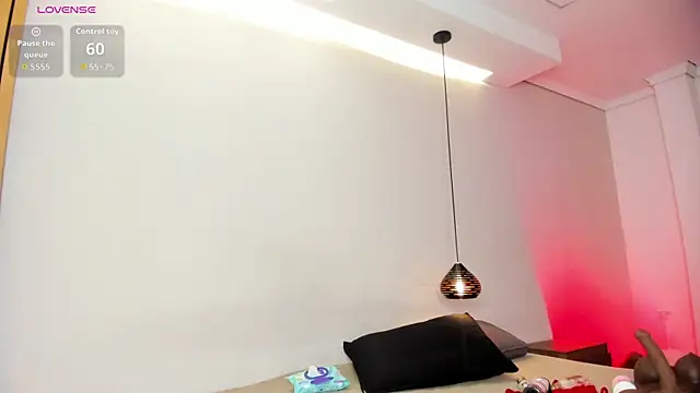 Modèle: REINA_ADAHARA
