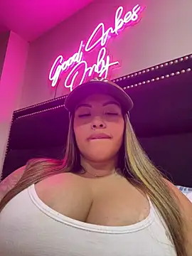 sexyyykloee webcam