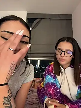 Hilary_pinkk live cam