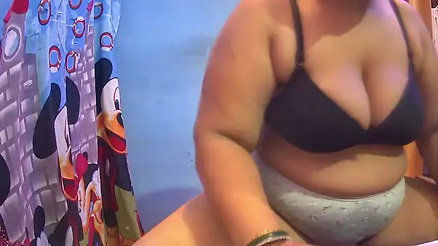 zoyaa10 webcam
