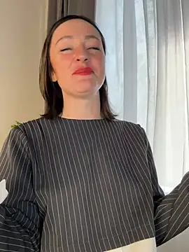 GoldenGoddess- webcam