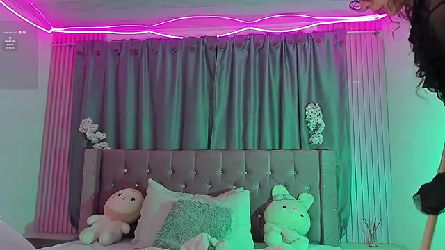Sarah_Moon1 webcam